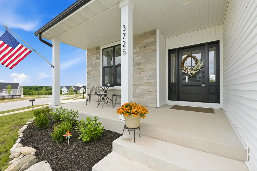 3725 Olde Howell Rd, Waukesha, WI 53186 - #2