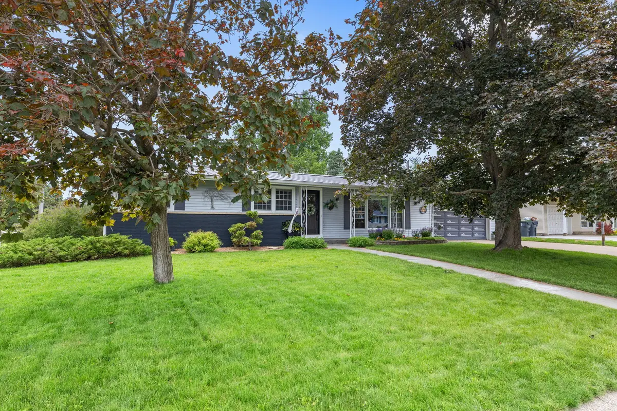 3003 Lincoln Ave, La Crosse, WI 54601 - #1