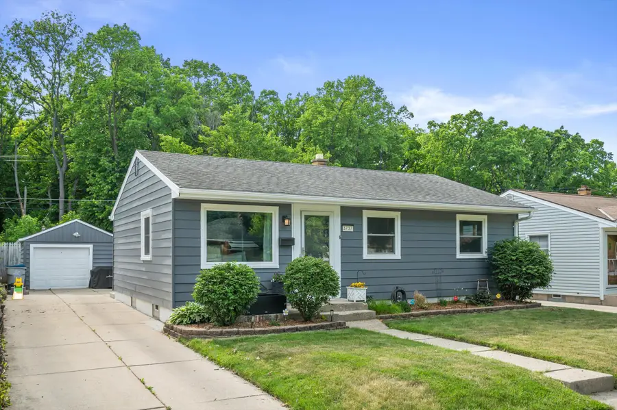 3737 S 48th St, Milwaukee, WI 53220 - #2
