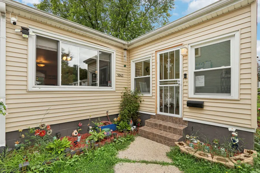 5043 N 19 St, Milwaukee, WI 53209 - #2