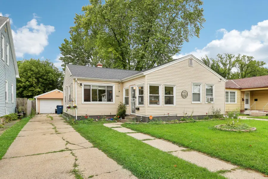 5043 N 19 St, Milwaukee, WI 53209 - #3