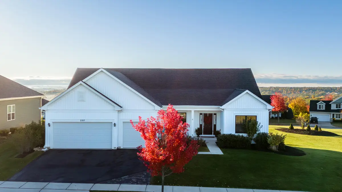 550 Ridgeview Ct, Lake Geneva, WI 53147 - #1