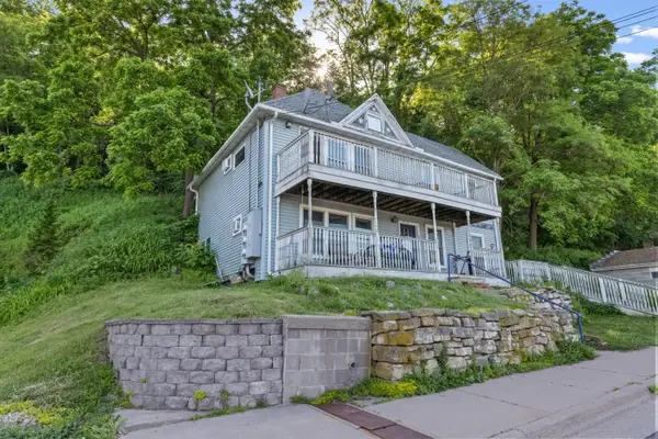 108 S Hill St, Fountain City, WI 54629