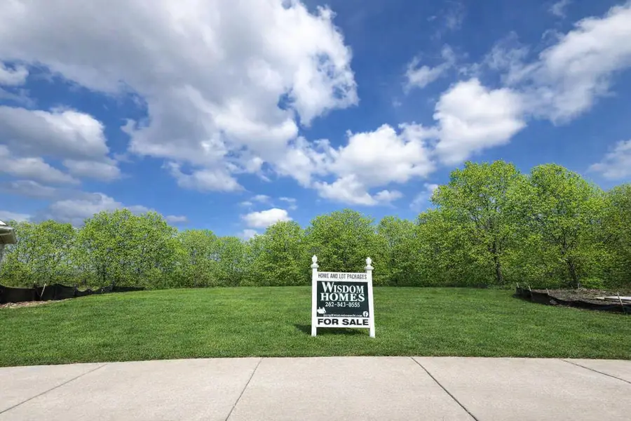 1920 Arbor Vista Pl, West Bend, WI 53095 - #2