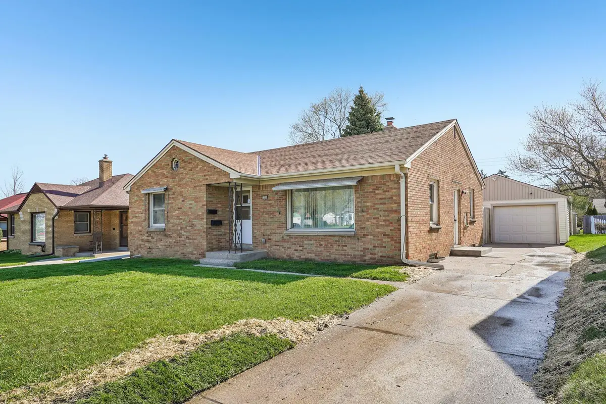 3316 S 60th St, Milwaukee, WI 53219 - #1