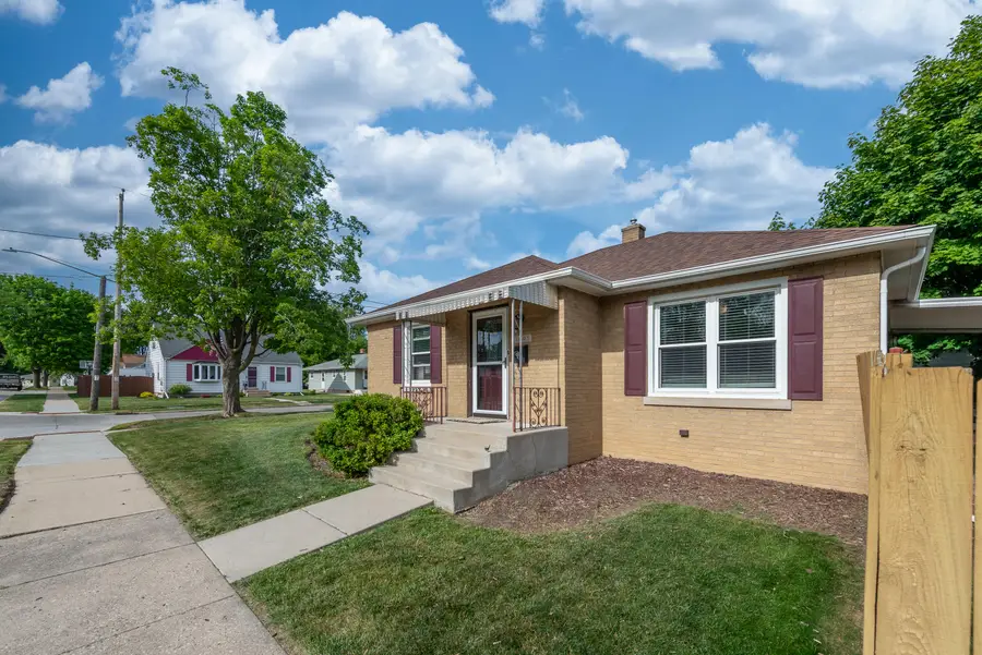 7005 40th Ave, Kenosha, WI 53142 - #2