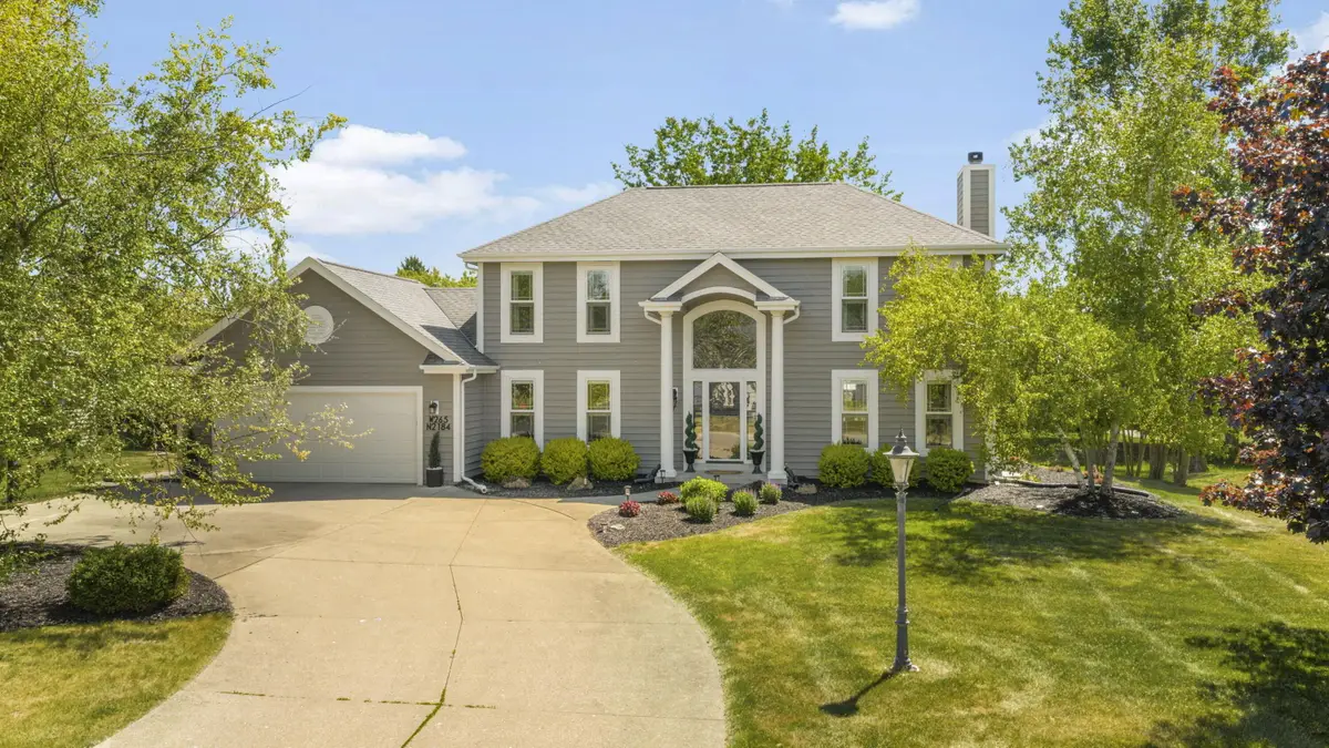 W265N2184 Sawgrass Ln, Pewaukee, WI 53072 - #1