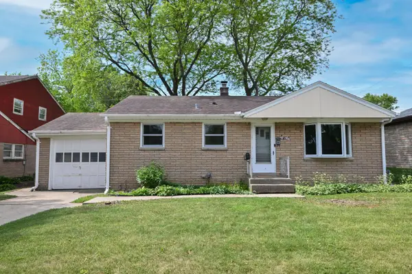 1715 Monroe Ave, South Milwaukee, WI 53172