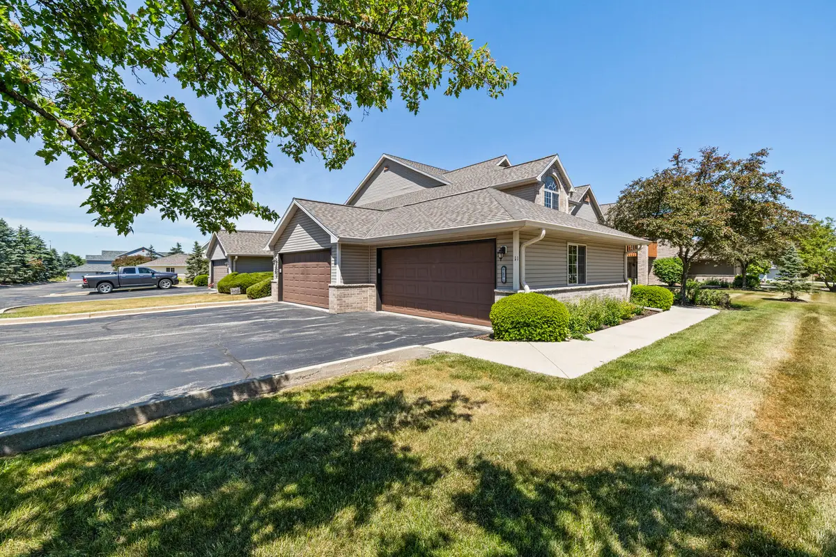 2165 Broken Hill Rd, Waukesha, WI 53188 - #1