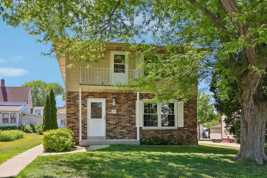 3557 S 33rd St, Greenfield, WI 53221 - #2