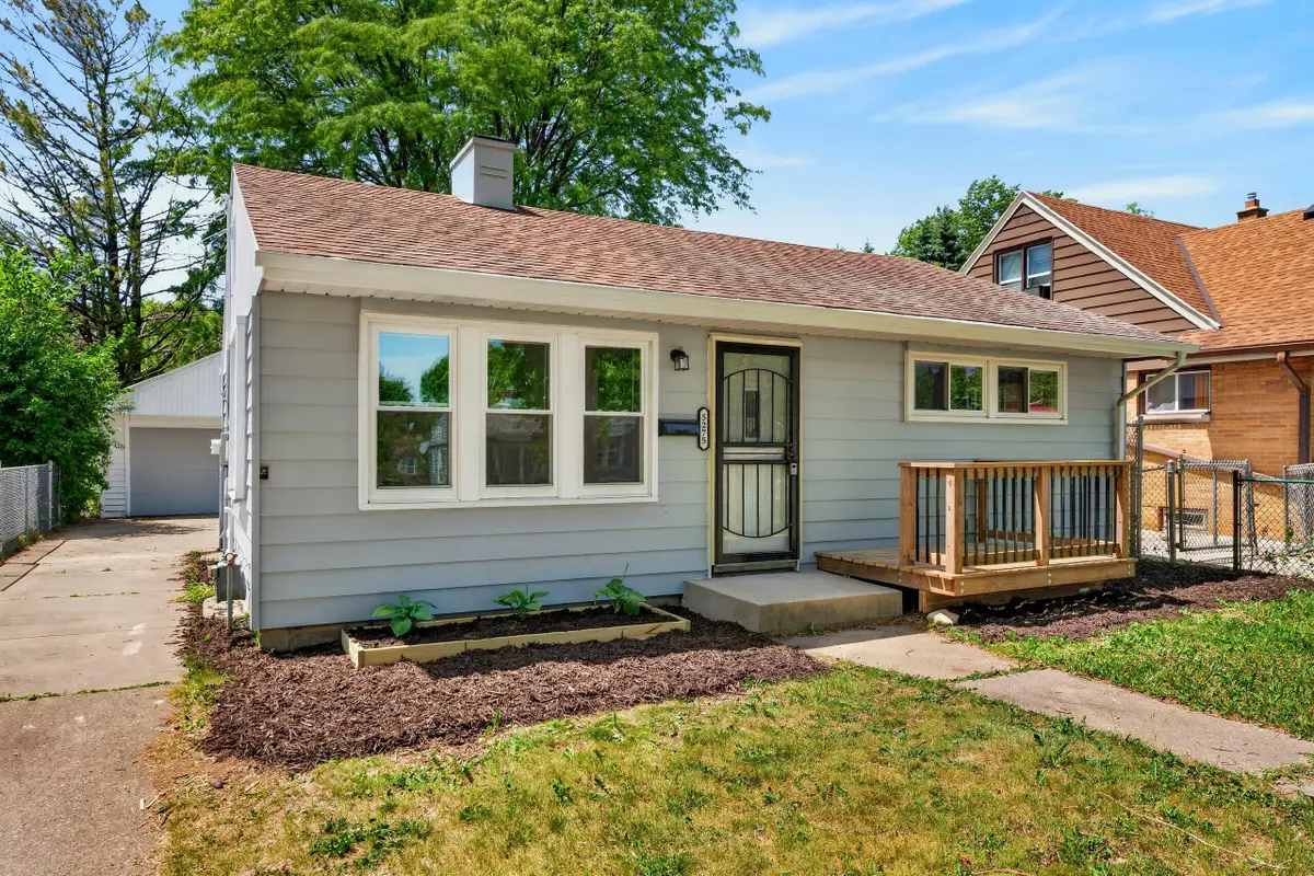 5275 N 57th St, Milwaukee, WI 53218 - #1