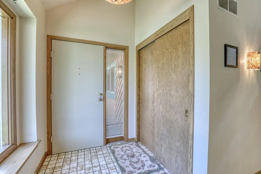 6939 Horizon Dr, Greendale, WI 53129 - #2