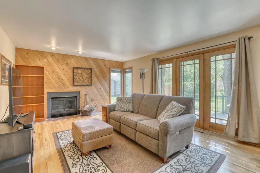 6939 Horizon Dr, Greendale, WI 53129 - #3