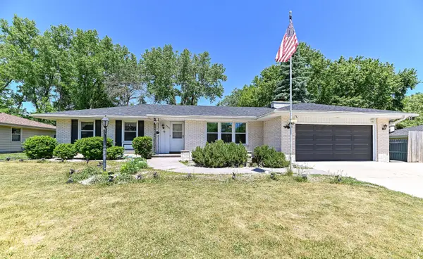 15070 W Mark Dr, New Berlin, WI 53151