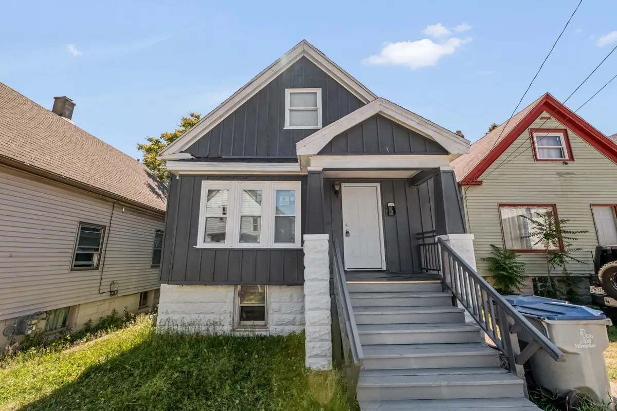 2132 S 23rd St, Milwaukee, WI 53215 - #1