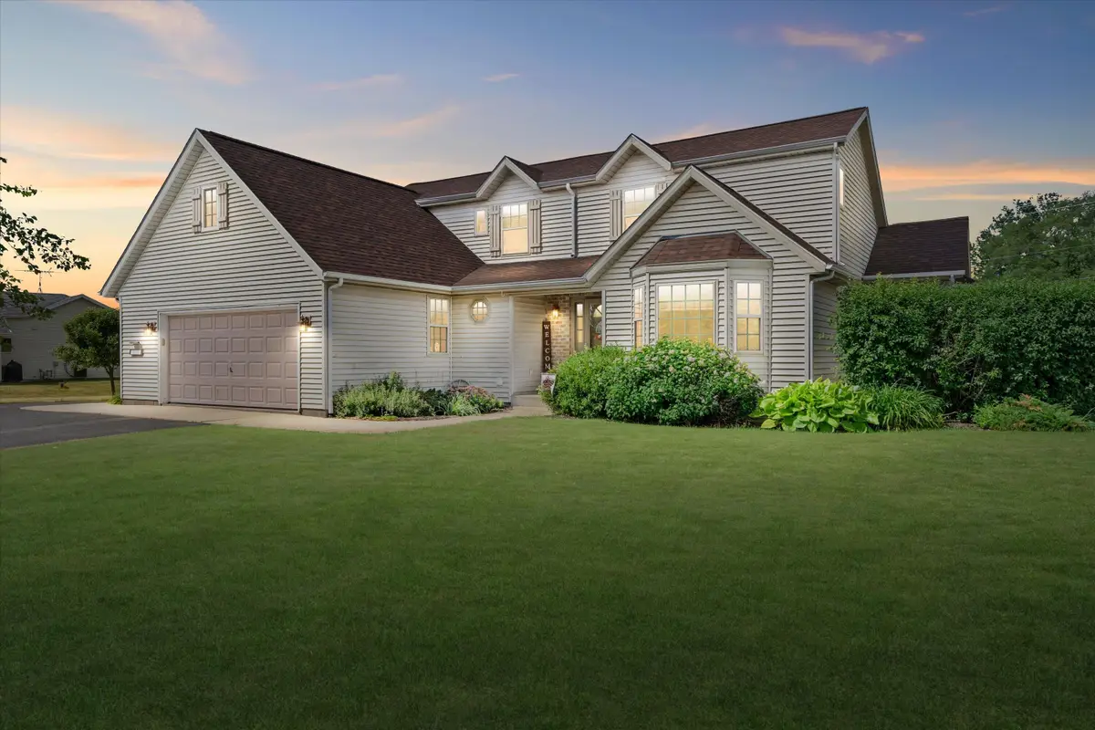 N7101 Lakeshore Ave, Sugar Creek, WI 53121 - #1