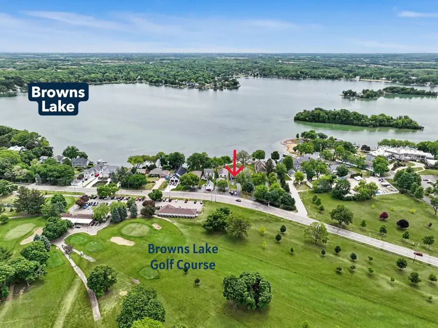 3215 S Browns Lake Dr, Burlington, WI 53105 - #2