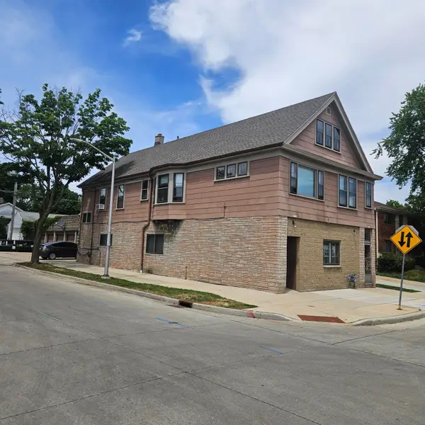 1229 S 62nd St, West Allis, WI 53214