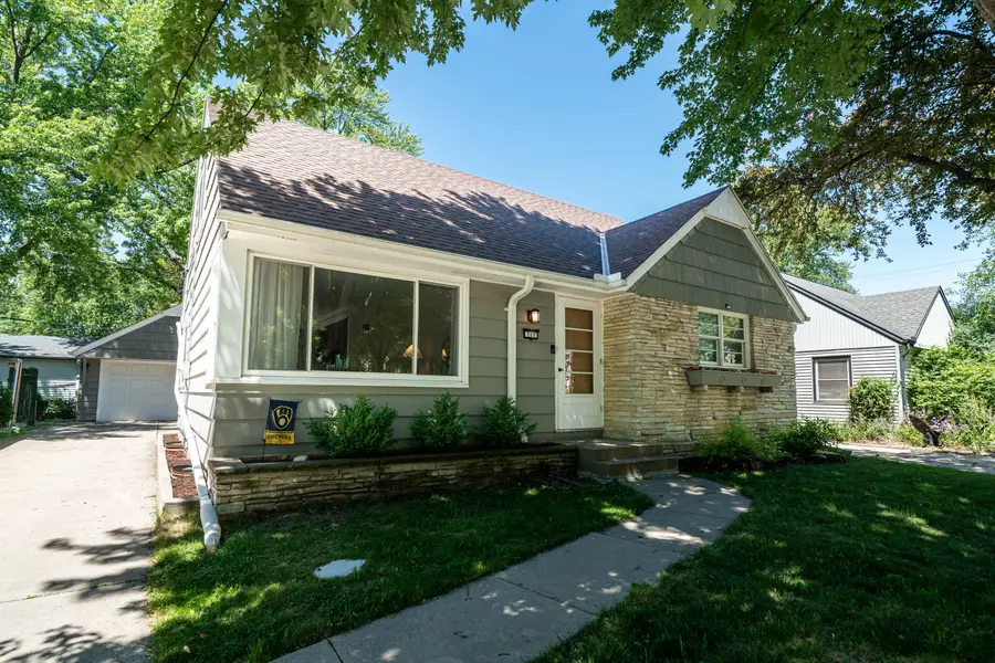 317 N 110th St, Wauwatosa, WI 53226 - #2
