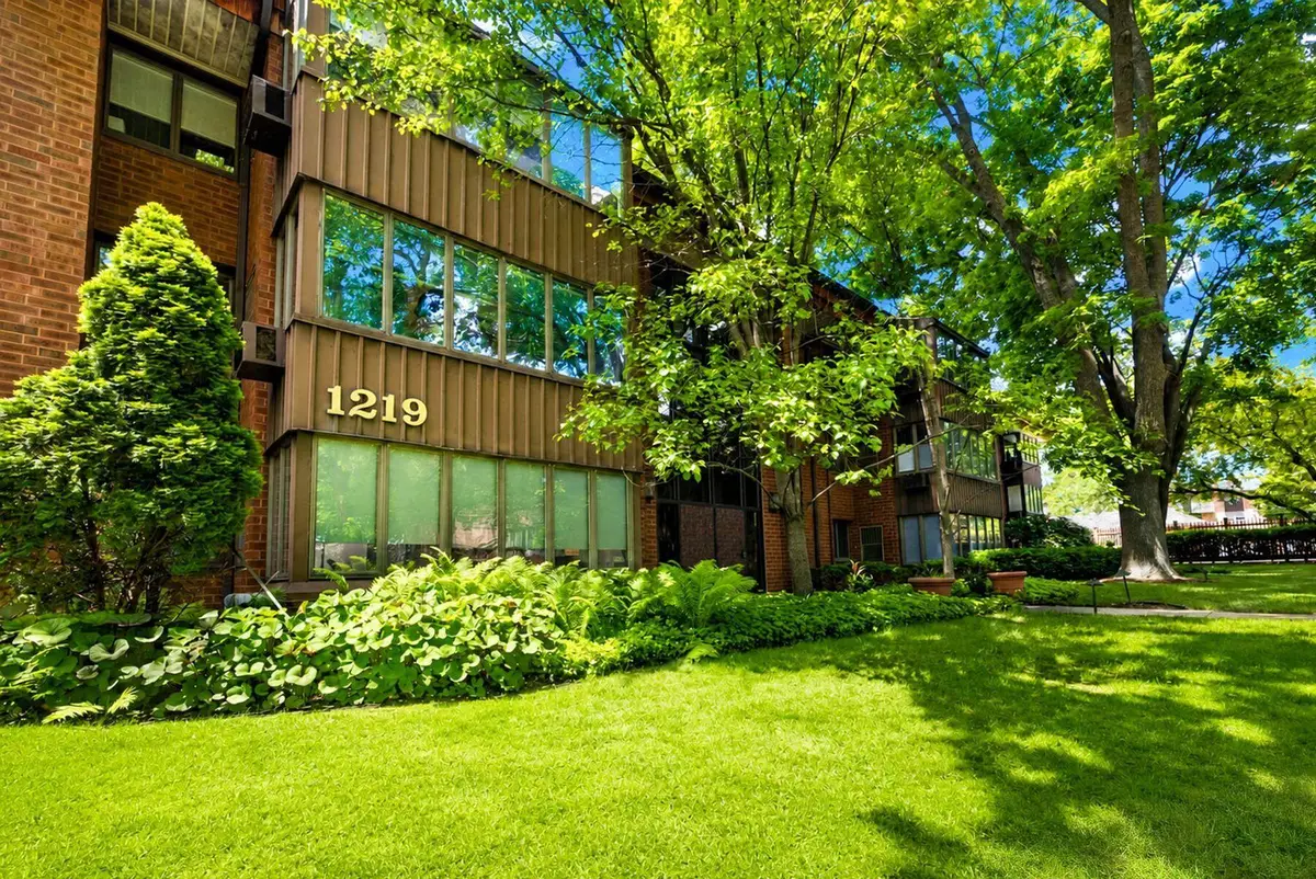 1219 N Jackson St, Milwaukee, WI 53202 - #1