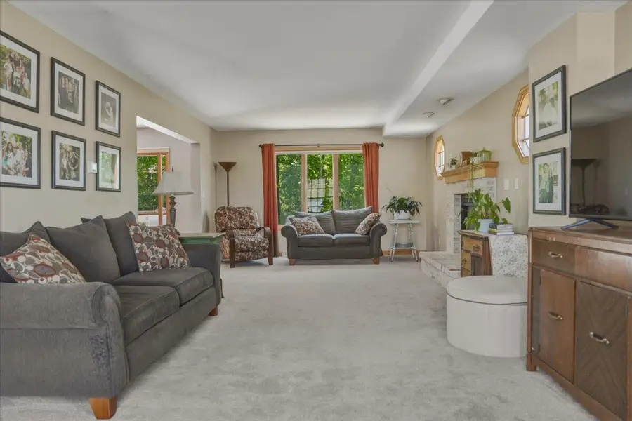 8125 Doe Glen Ct, Mount Pleasant, WI 53406 - #2