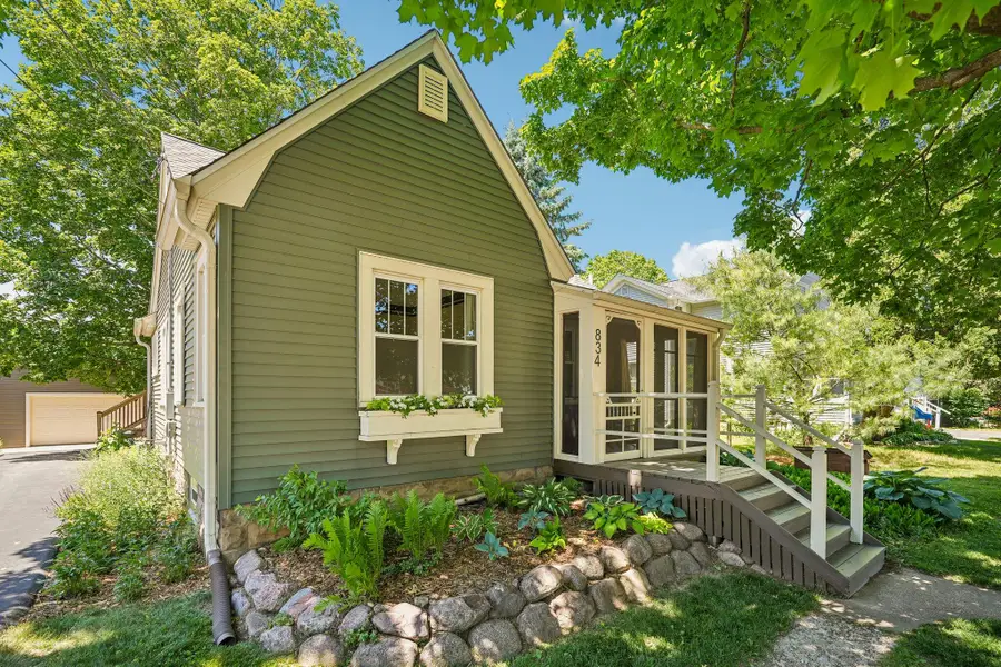 834 S Silver Lake St, Oconomowoc, WI 53066 - #2