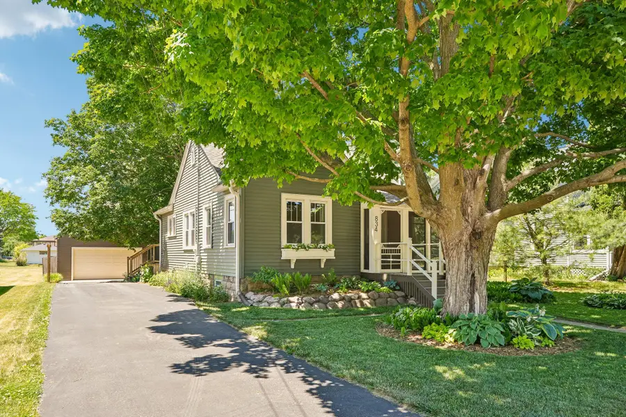 834 S Silver Lake St, Oconomowoc, WI 53066 - #3