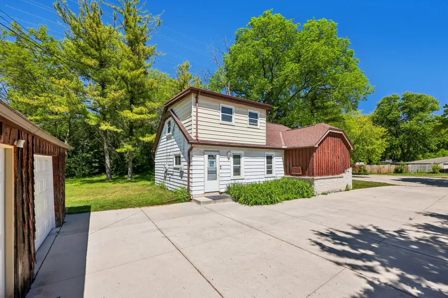 509 S 105th St, West Allis, WI 53214 - #3