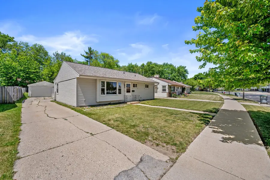 5451 N 72nd St, Milwaukee, WI 53218 - #2