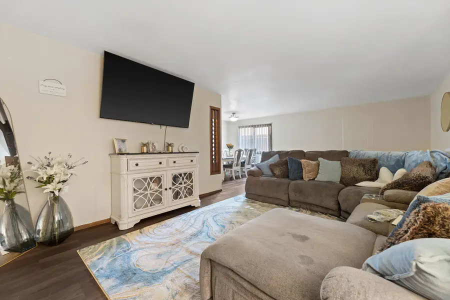 10112 W Sharon Ln, Milwaukee, WI 53225 - #3