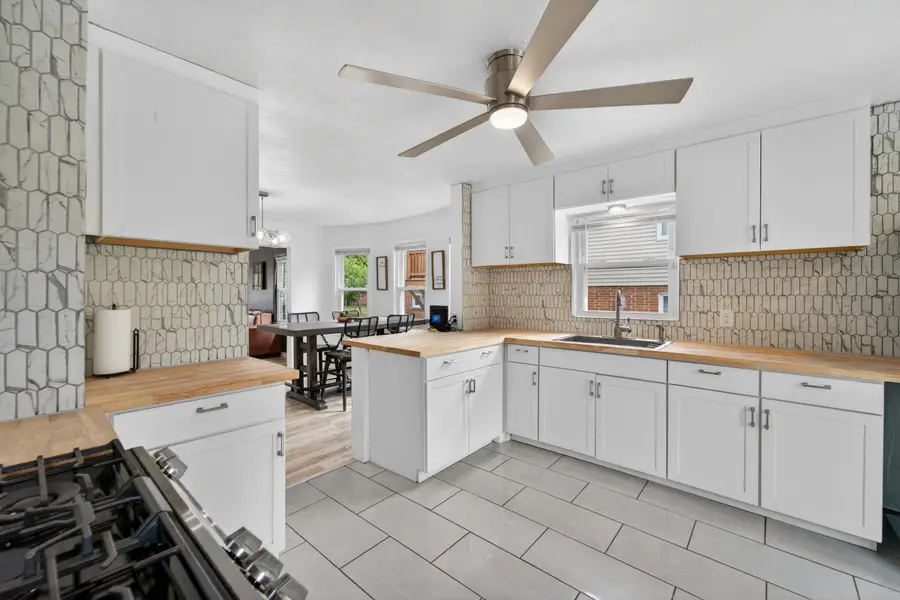 4821 W Hampton Ave, Milwaukee, WI 53218 - #2