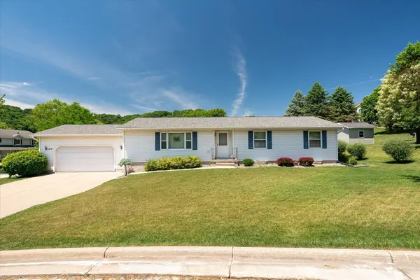 224 Eagles Bluff Rd, La Crescent, MN 55947