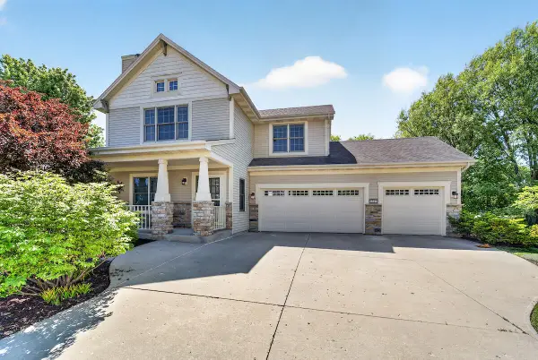 6547 Parkway Cir, Mount Pleasant, WI 53406
