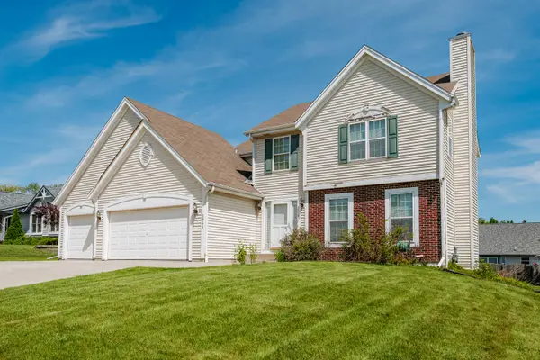 3944 W Valley View Dr, Franklin, WI 53132