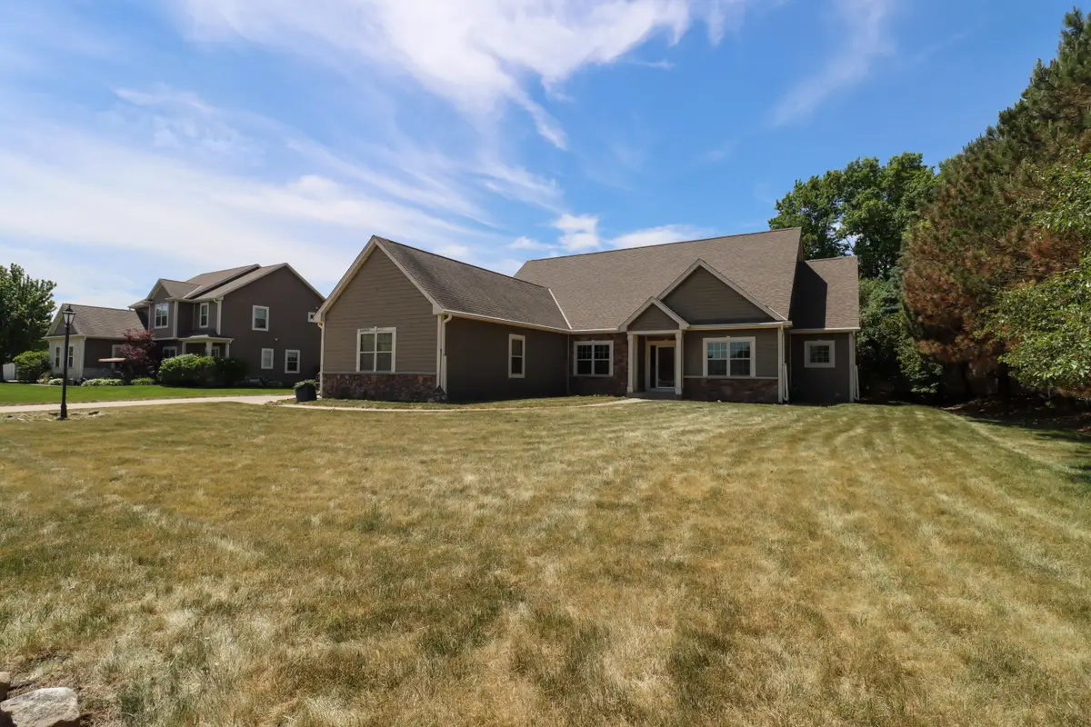 W245N2799 Single Tree Dr, Pewaukee, WI 53072 - #1
