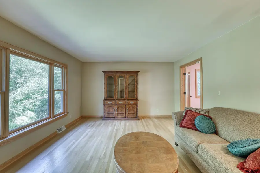 N54W30819 Windwood Dr, Hartland, WI 53029 - #3