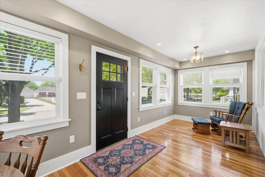 536 N 61st St, Wauwatosa, WI 53213 - #3