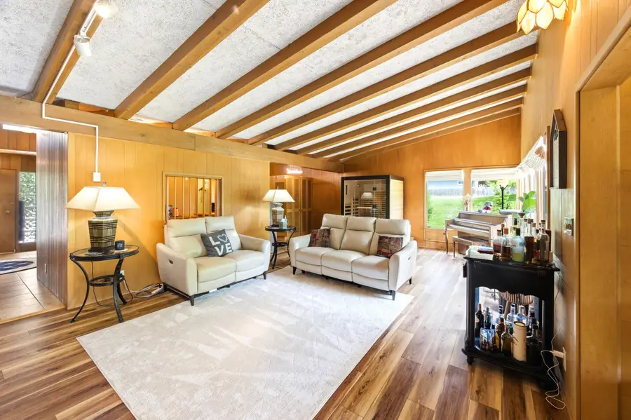 507 W Montclaire Ave, Glendale, WI 53217 - #2