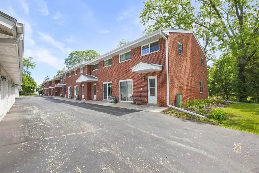 449 W Wisconsin Ave, Oconomowoc, WI 53066 - #2
