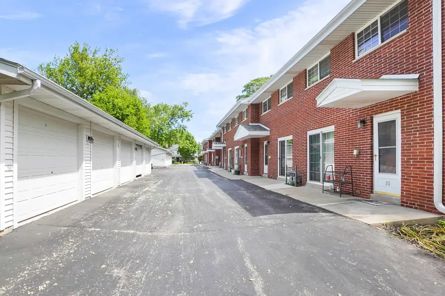 449 W Wisconsin Ave, Oconomowoc, WI 53066 - #3