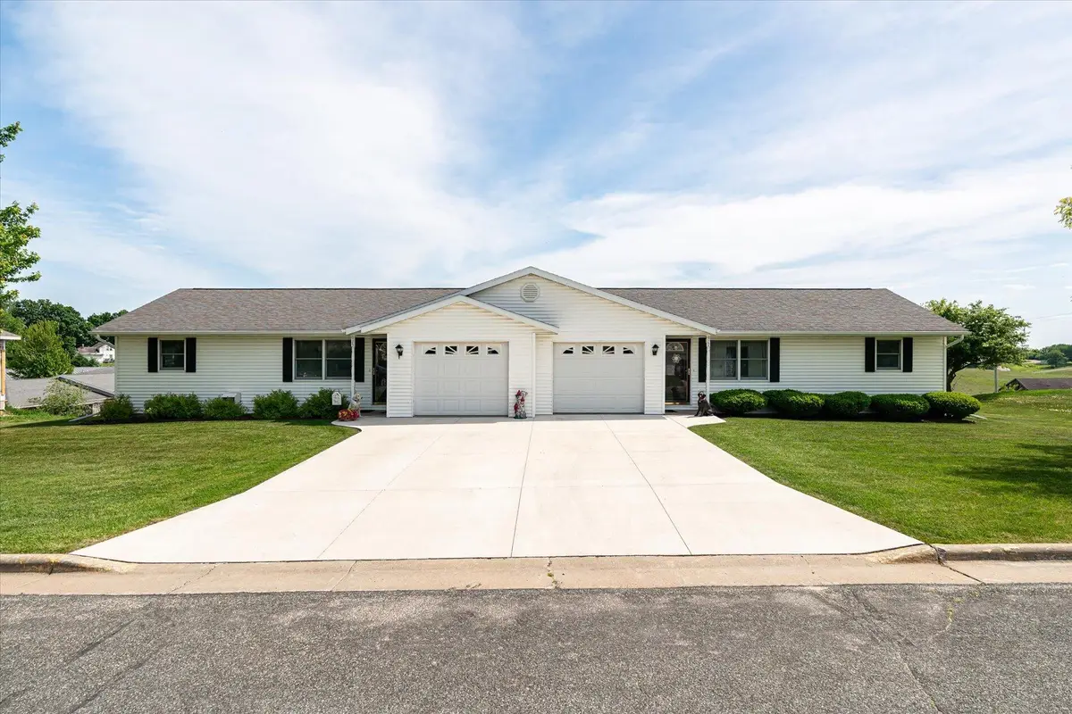 915 Rose St, Cashton, WI 54619 - #1