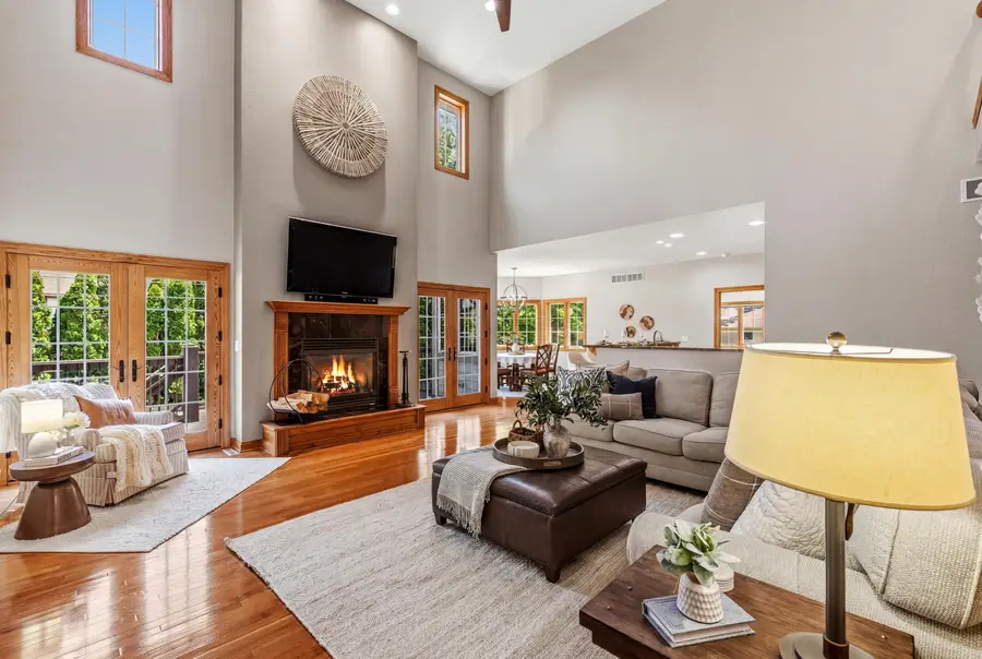 8415 Ravenswood Cir, Wauwatosa, WI 53226 - #3