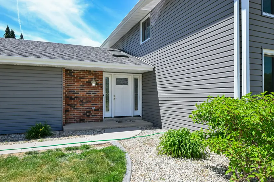 W299N5471 Arrow Ct, Merton, WI 53029 - #2