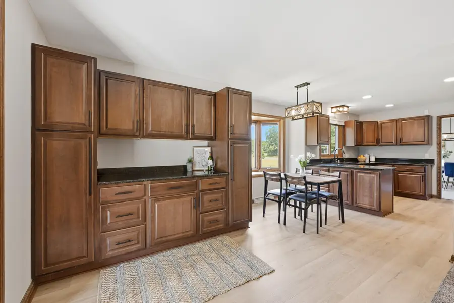 W299N5471 Arrow Ct, Merton, WI 53029 - #3
