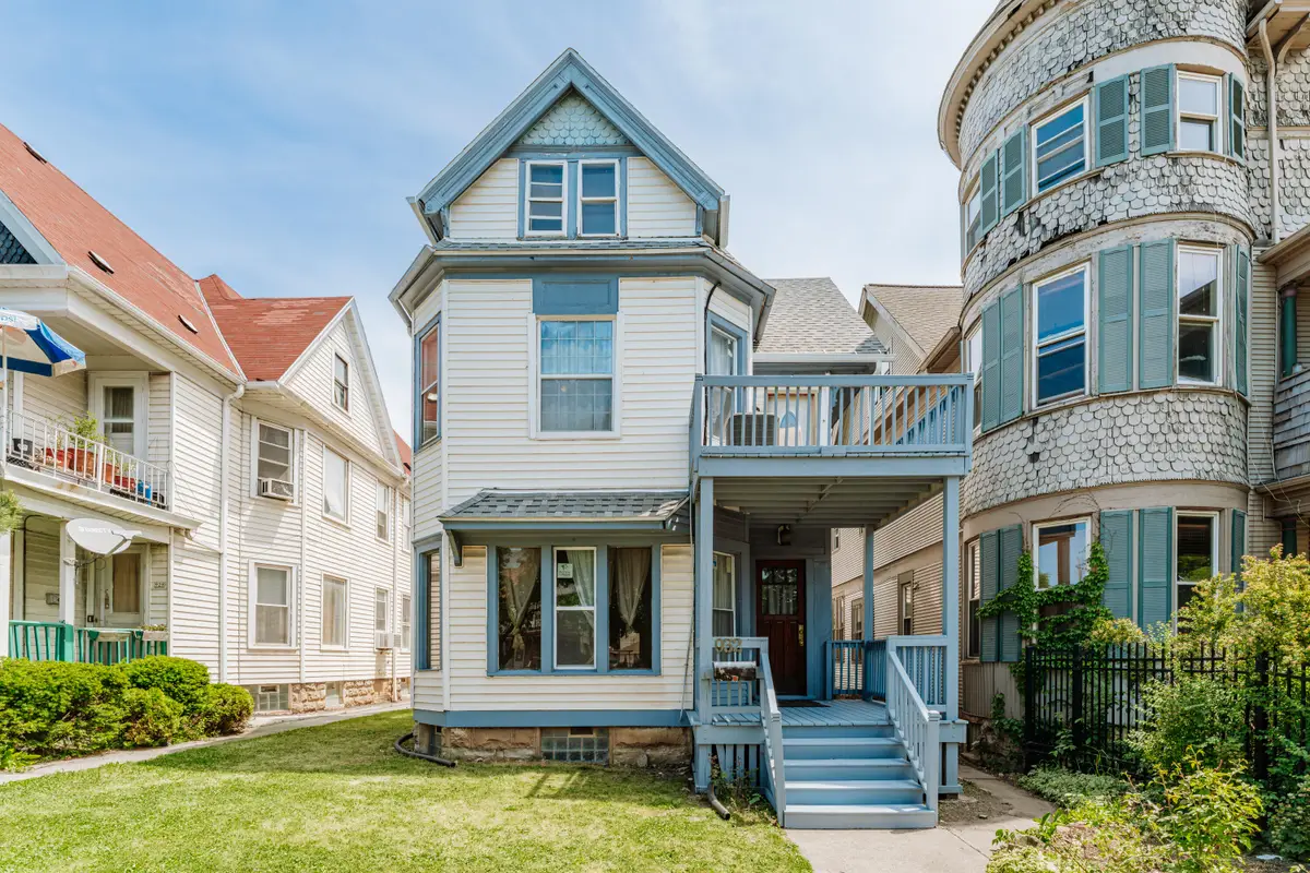 932 S Layton Blvd, Milwaukee, WI 53215 - #1