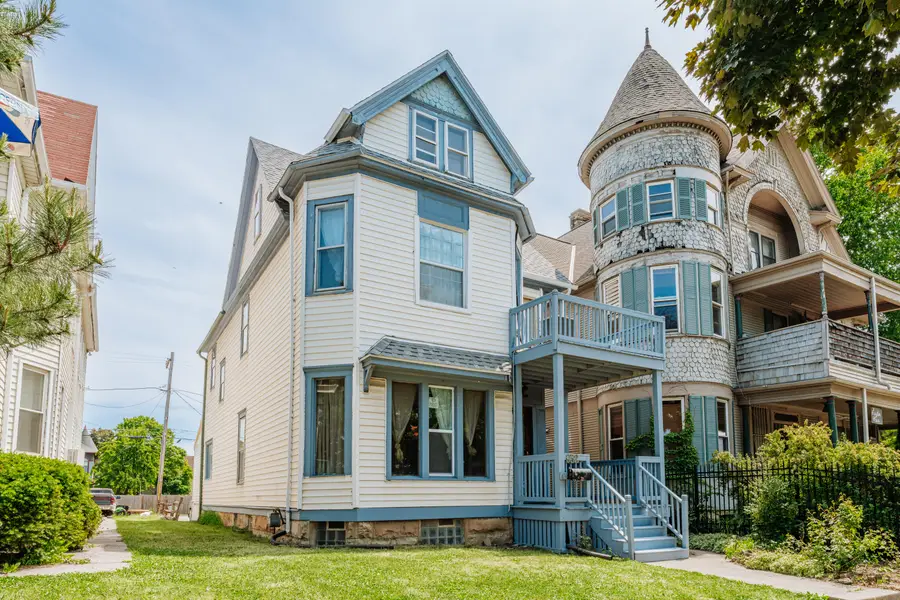 932 S Layton Blvd, Milwaukee, WI 53215 - #2