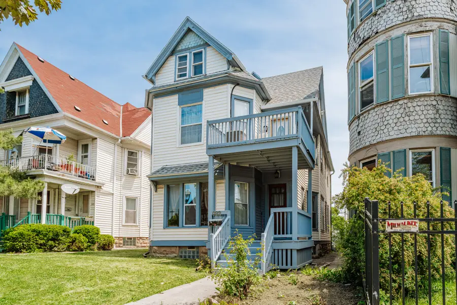 932 S Layton Blvd, Milwaukee, WI 53215 - #3