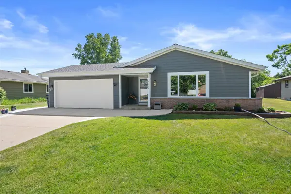 4219 W Pebble Beach Ct, Franklin, WI 53132