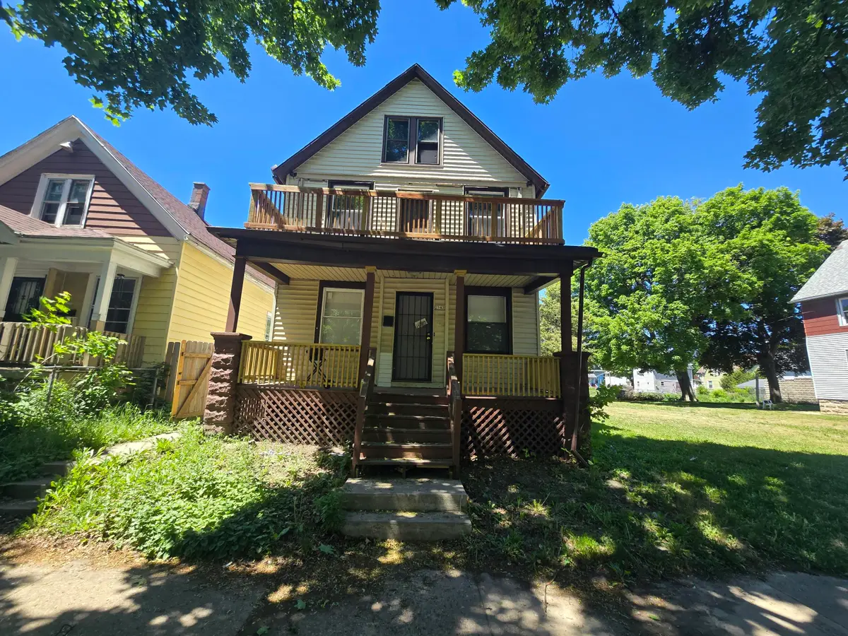 2945 N 23rd St, Milwaukee, WI 53206 - #1