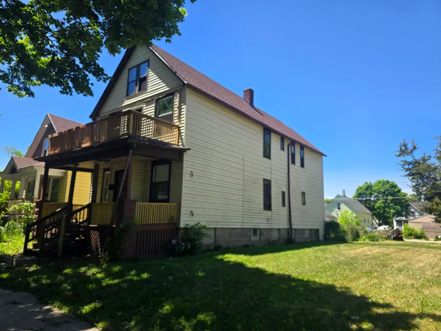 2945 N 23rd St, Milwaukee, WI 53206 - #2